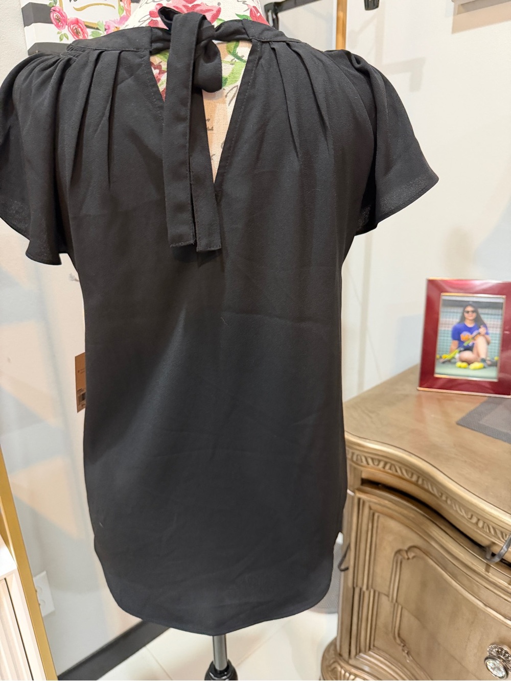 LC Lauren Conrad Black Short-Sleeve Smocked-Neck Blouse - Picture 10 of 14